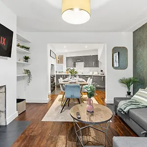 Lovely 2 Bed In - Parking Bath