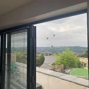 Entire With 2 Car Parking.stunning Views Bath